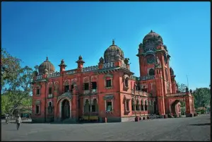 Mahatma Gandhi Hall, indore me ghumne wala jagah