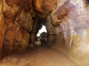 Bhimbetka Caves, Tourist Places in Bhopal 