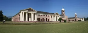 Forest Research Institute, Dehradun me ghumne ki jagah