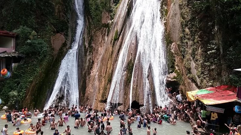 Kempty Falls, Mussoorie me ghumne ki jagah