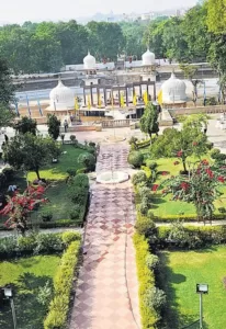 Moti Mahal, Gwalior me ghumne ki jagah