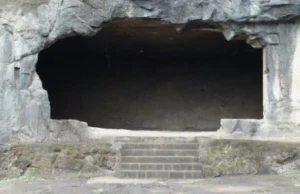 एलोरा की गुफाएं (Ellora Caves)