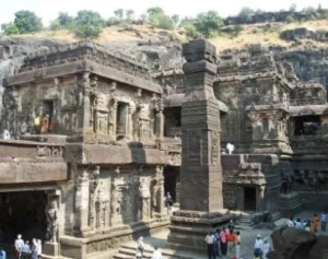 एलोरा की गुफाएं (Ellora Caves)