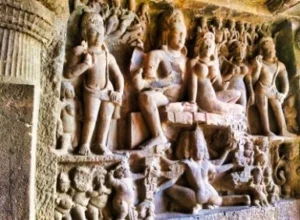 एलोरा की गुफाएं (Ellora Caves)