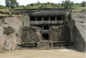 एलोरा की गुफाएं (Ellora Caves)