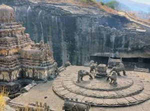 एलोरा की गुफाएं (Ellora Caves)